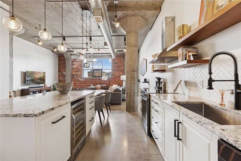 718 Washington Ave N #505 - Photo 5 of 25