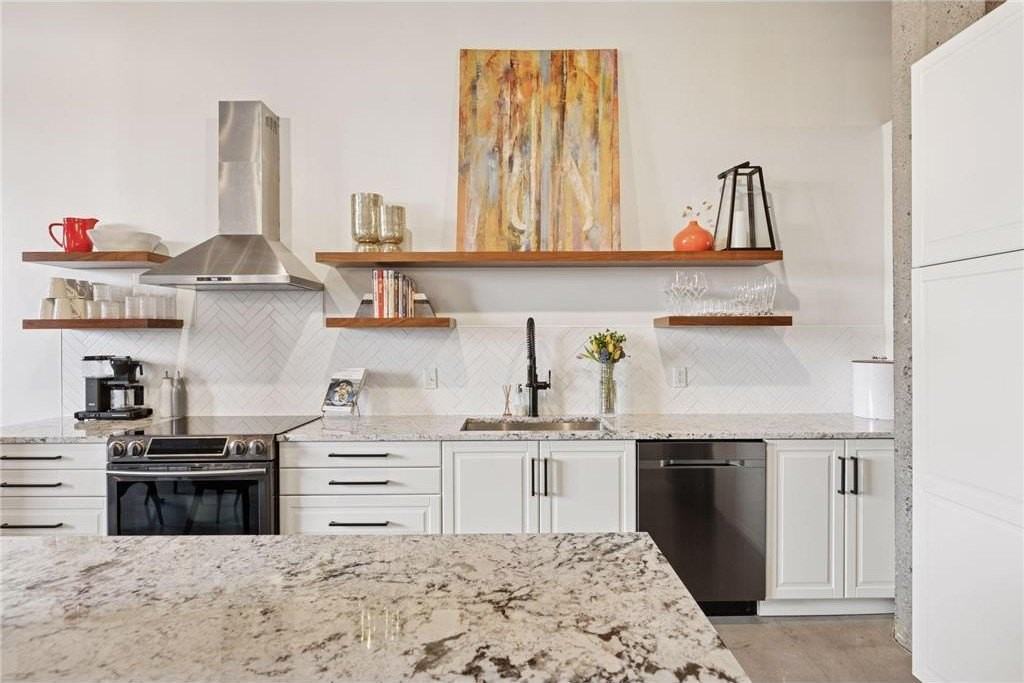 718 Washington Ave N #505 - Photo 6 of 25