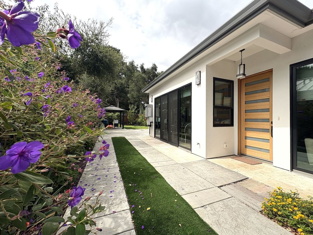 749 Menlo Oaks Dr - Photo 3 of 27