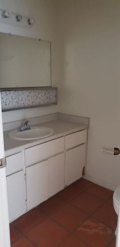 810 South Langley Avenue #104 - Photo 7 of 13