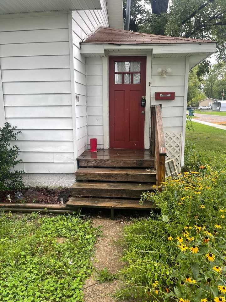 1110 East Ruth Street - Photo 2 of 10