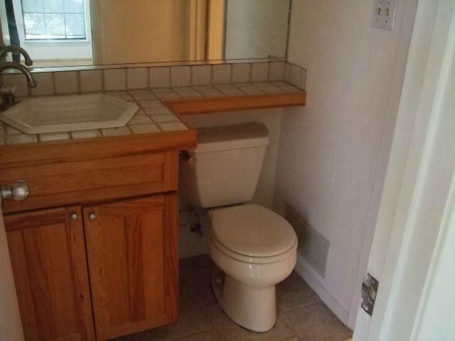 303 W 35th St #204 - Photo 6 of 6