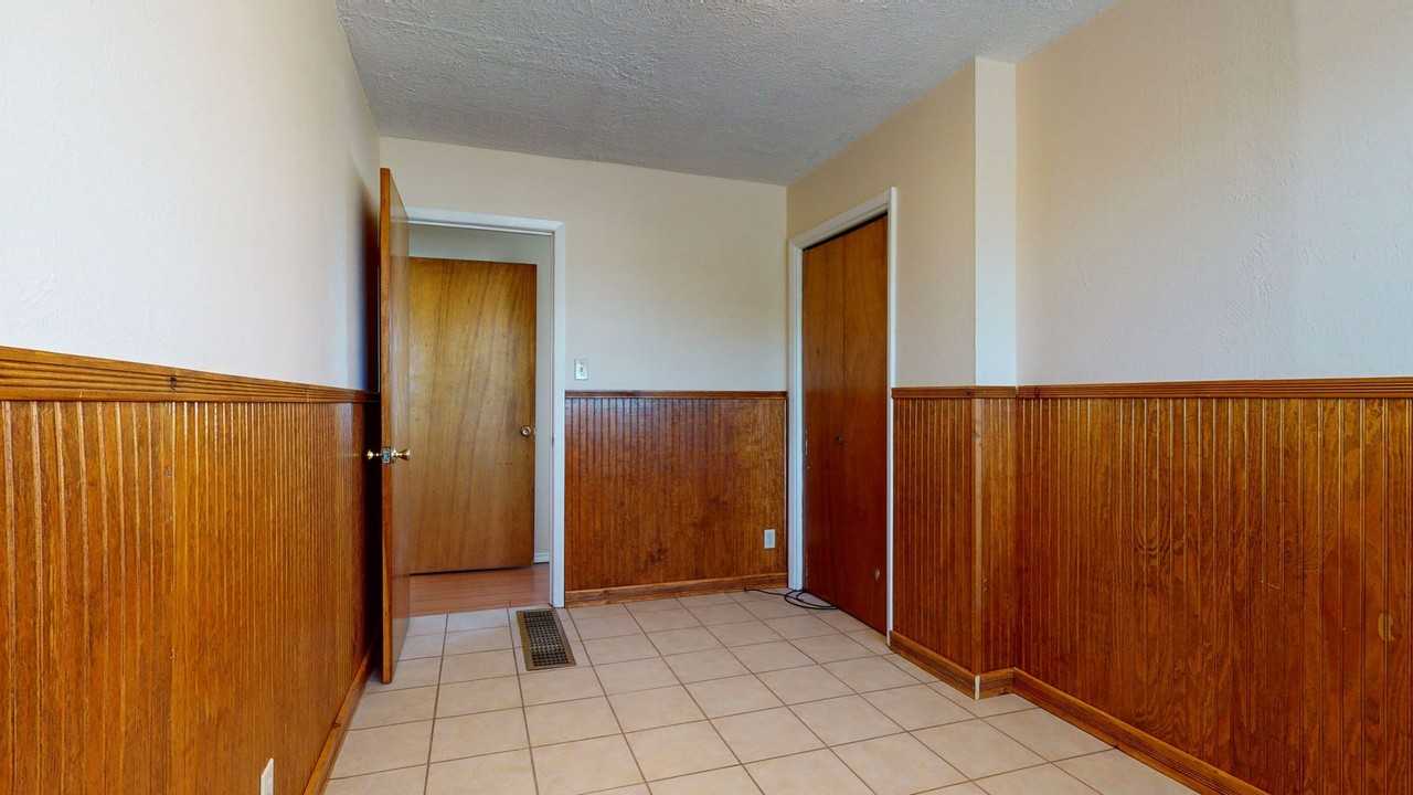 404 Prospect Ave Ne - Photo 7 of 19