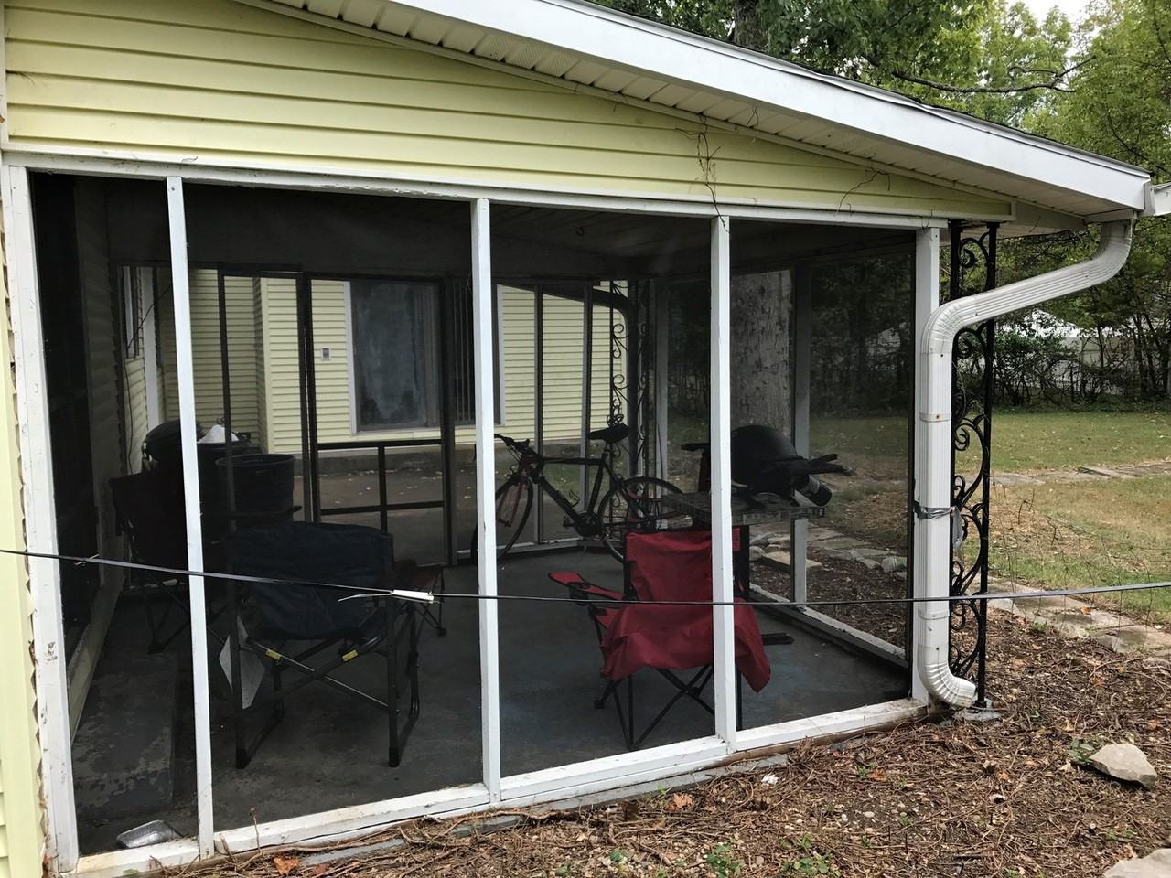 1514 E Maxwell Ln - Photo 3 of 16