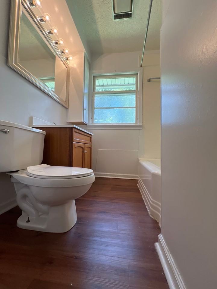 1514 E Maxwell Ln - Photo 6 of 16