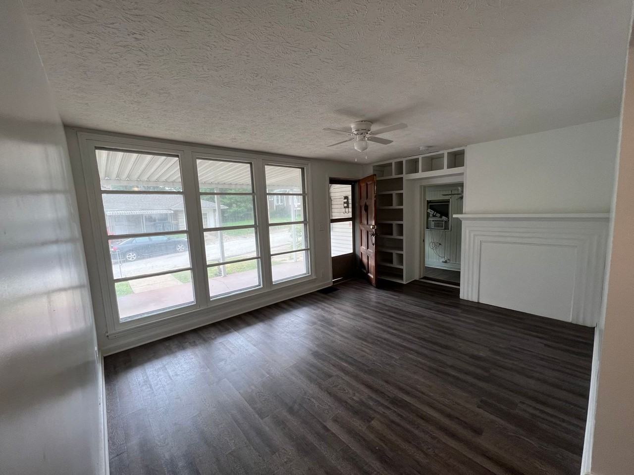 115 E Cottage Grove Ave - Photo 5 of 19