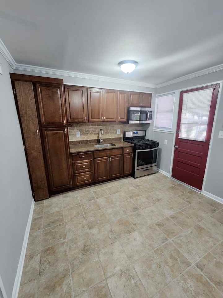 3738 10th St - Photo 3 of 16