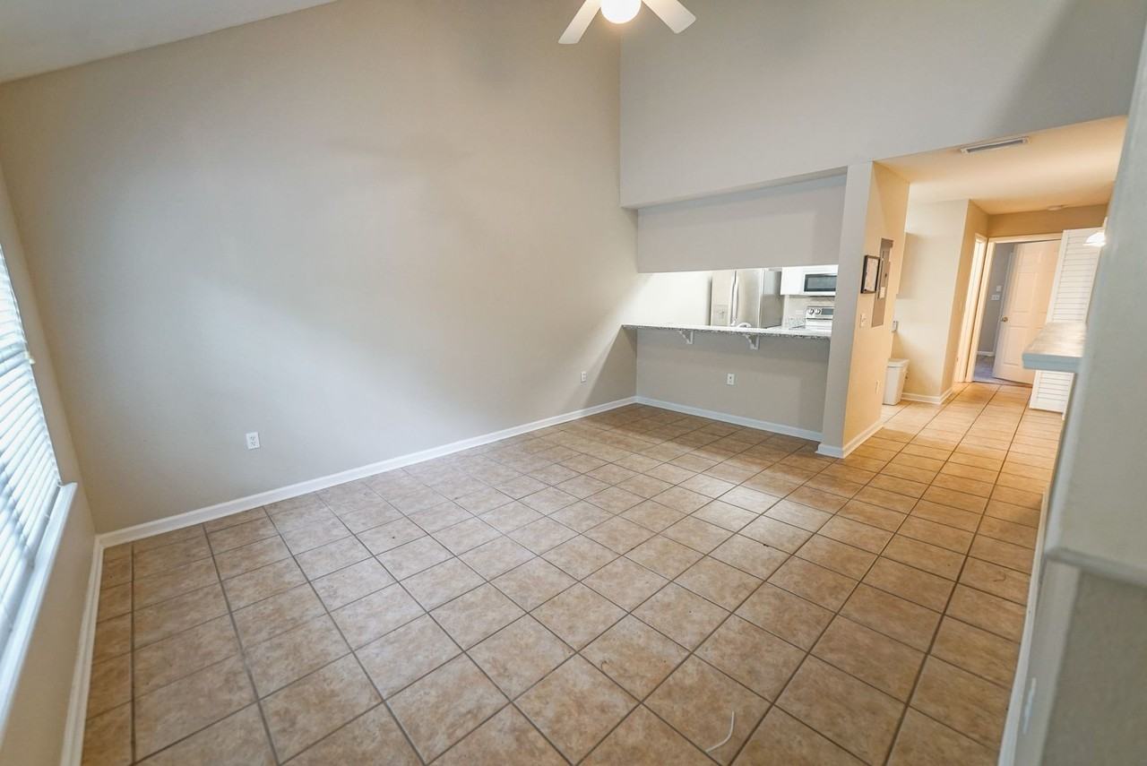 2738 W Tharpe St #101 - Photo 4 of 35