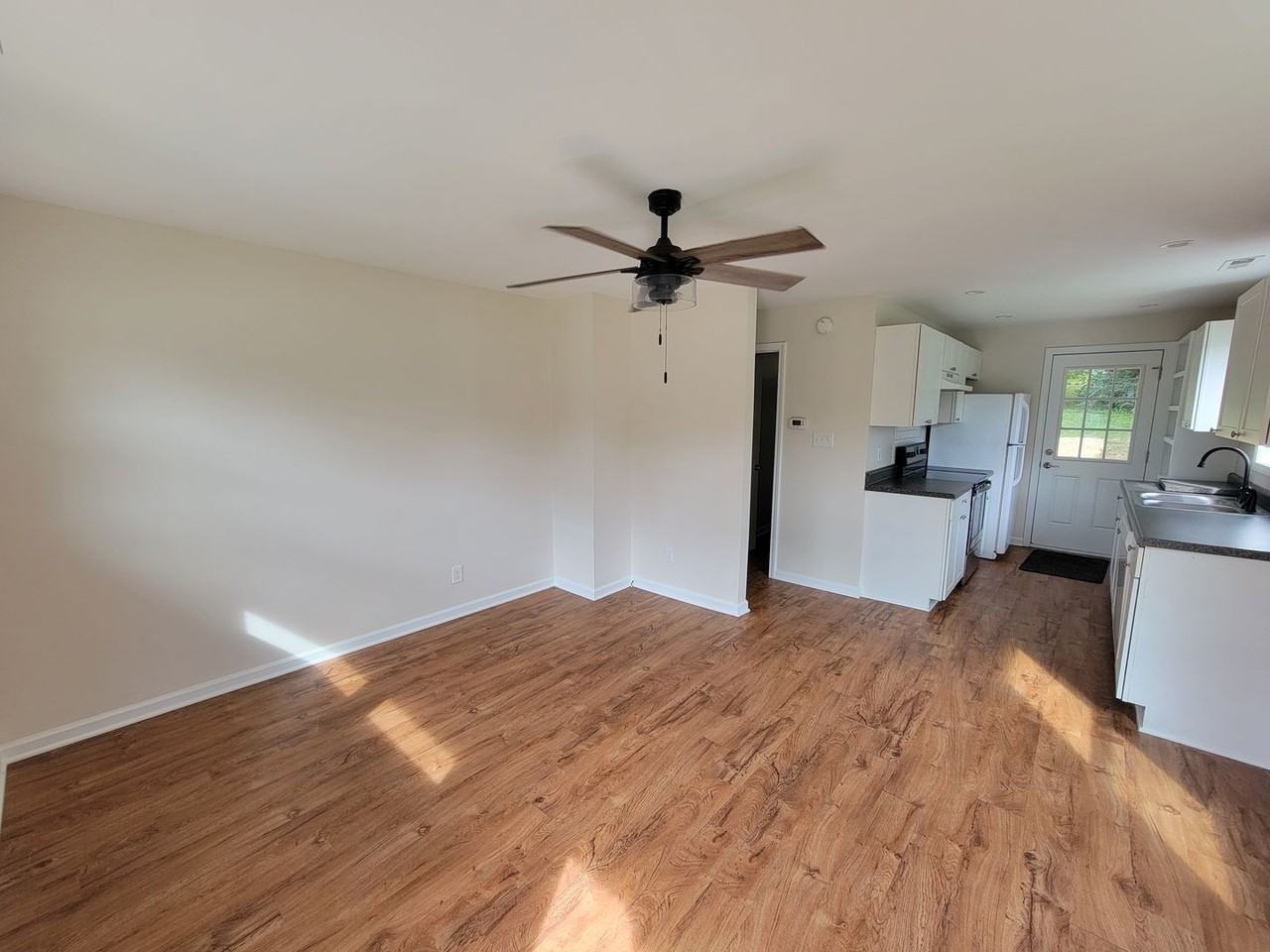 605 Granite St - Photo 3 of 14