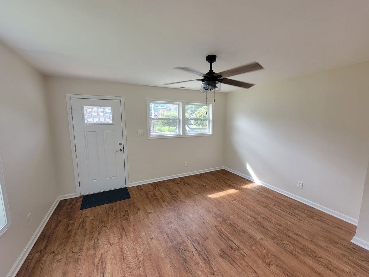 605 Granite St - Photo 2 of 18
