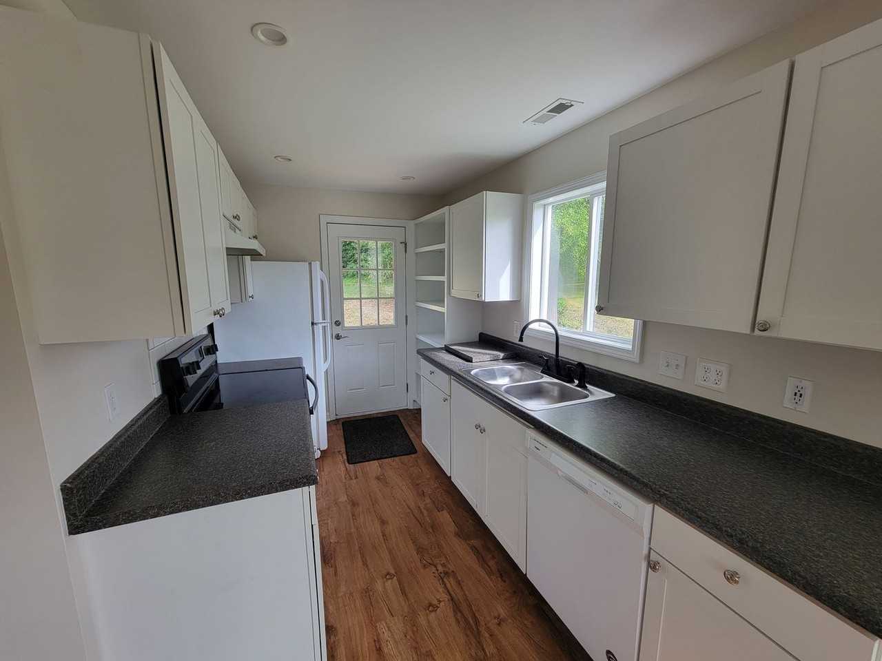605 Granite St - Photo 3 of 18