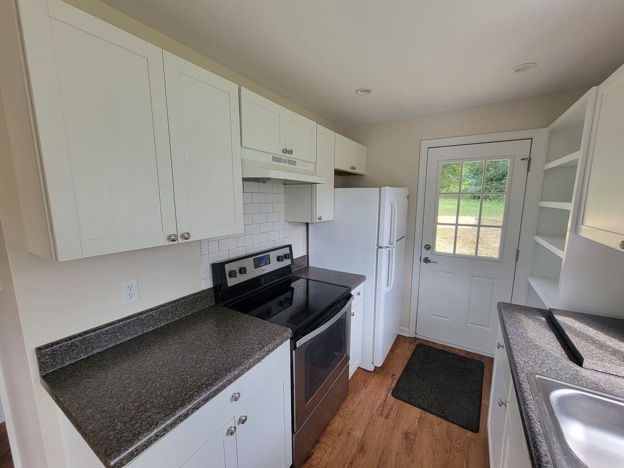 605 Granite St - Photo 4 of 18