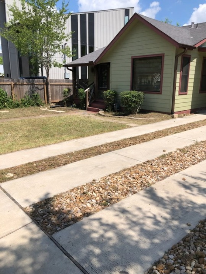 1410 W 51st St - Photo 2 of 24