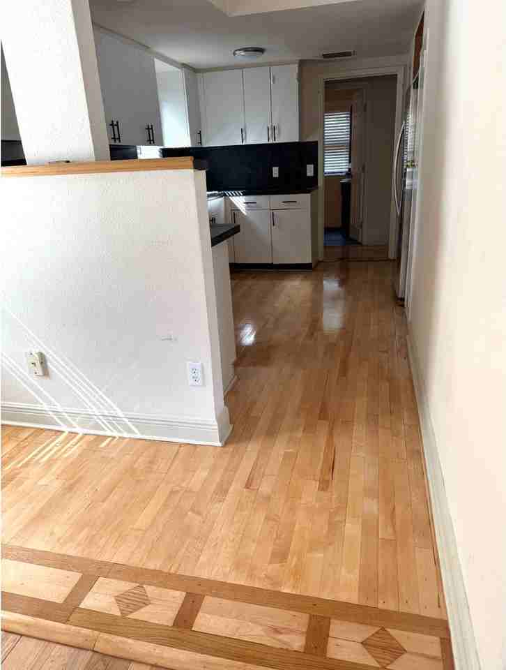 1410 W 51st St - Photo 7 of 23