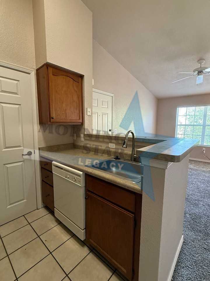 3901 Sonoma Springs Ave #1512 - Photo 4 of 23