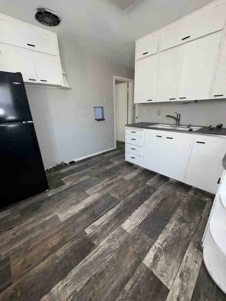421 N Nesmith Ave - Photo 3 of 9