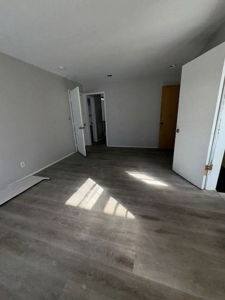 421 N Nesmith Ave - Photo 4 of 9