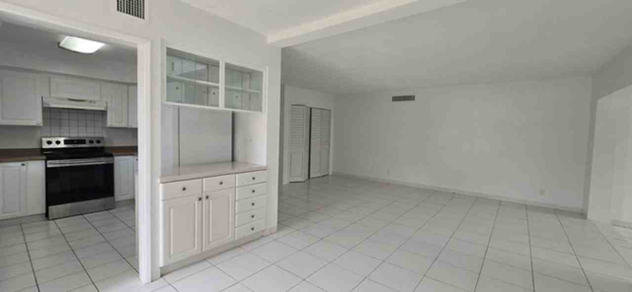 120 Isle of Venice Ft. Lauderdale, FL 33301 - Photo 3 of 7