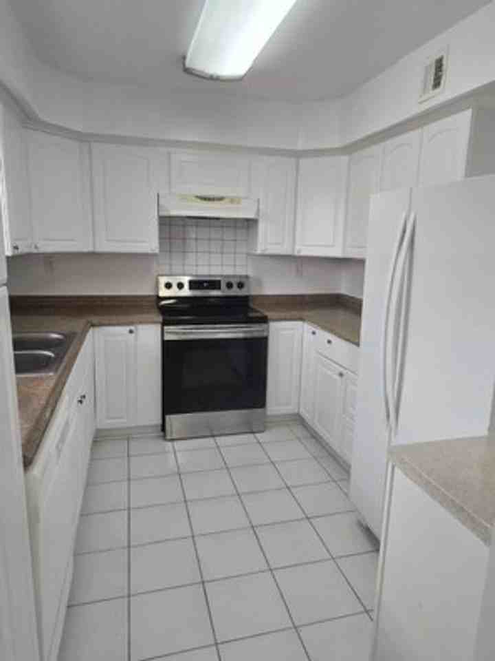 120 Isle of Venice Ft. Lauderdale, FL 33301 - Photo 5 of 7