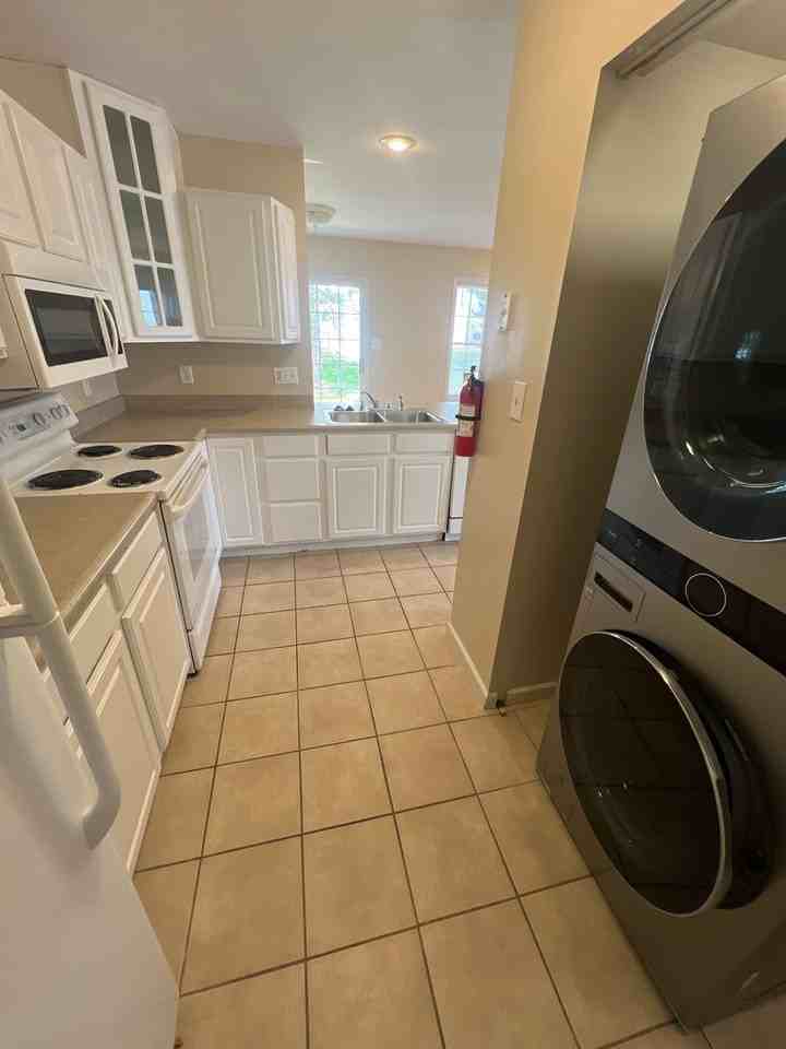 2620 E Oaklawn Ct - Photo 5 of 23