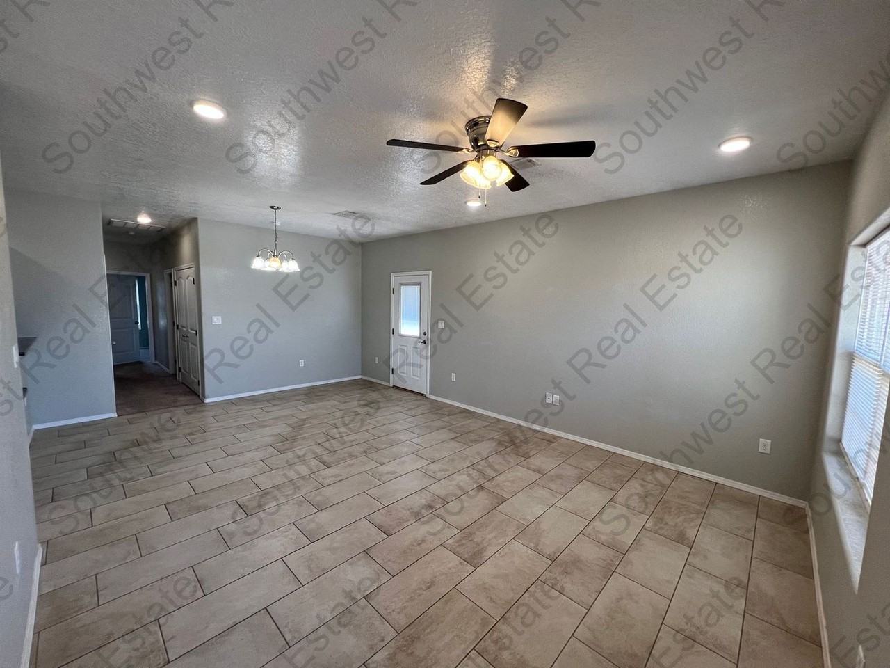 3821 Lockhaven Dr - Photo 3 of 12
