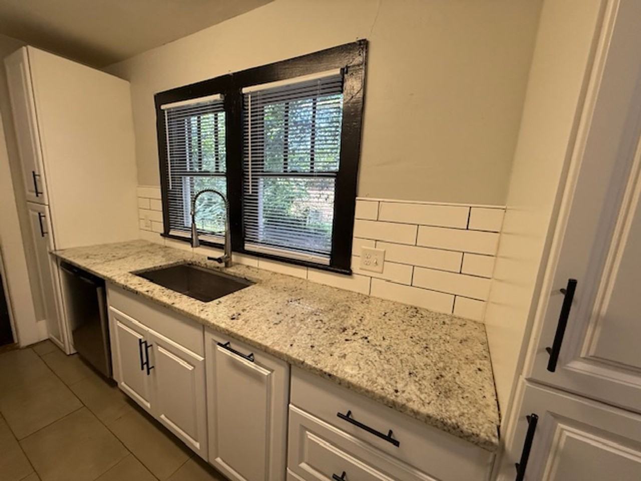 503 Tyler Street - Photo 4 of 22