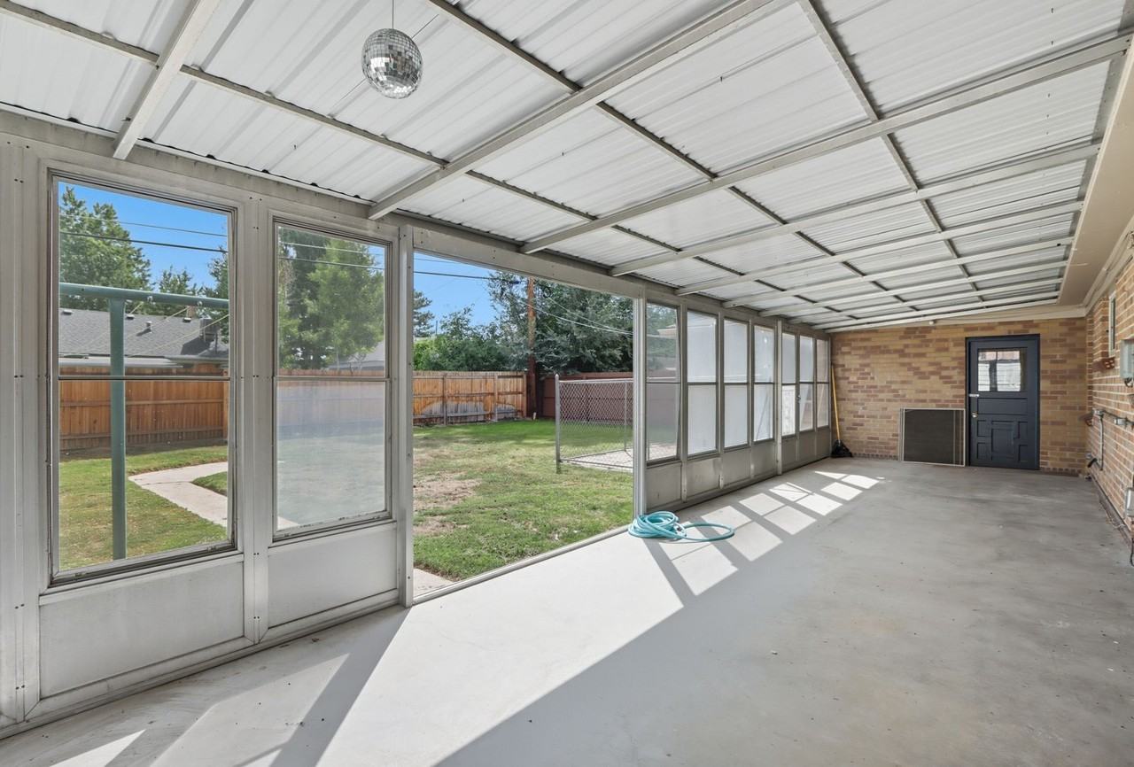 122 Newport St - Photo 3 of 26