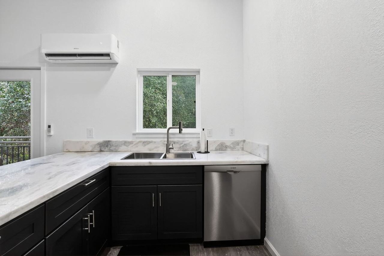 3550 Nancy Dr - Photo 4 of 28