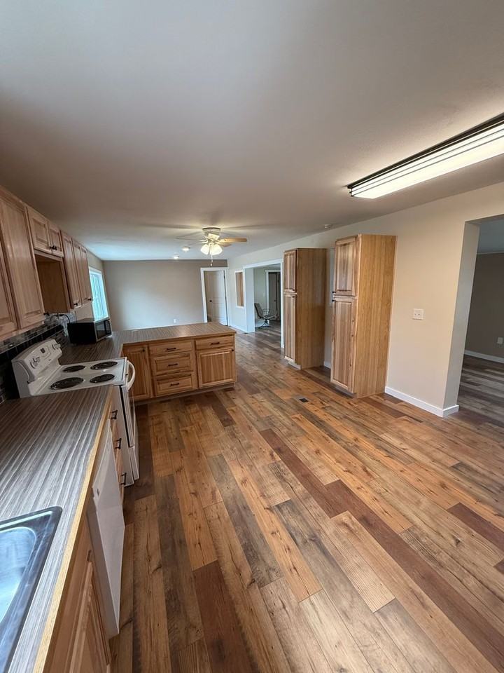 4218 Carlton Ave Sw - Photo 2 of 16