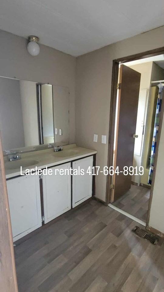 215 N Olive St - Photo 4 of 9