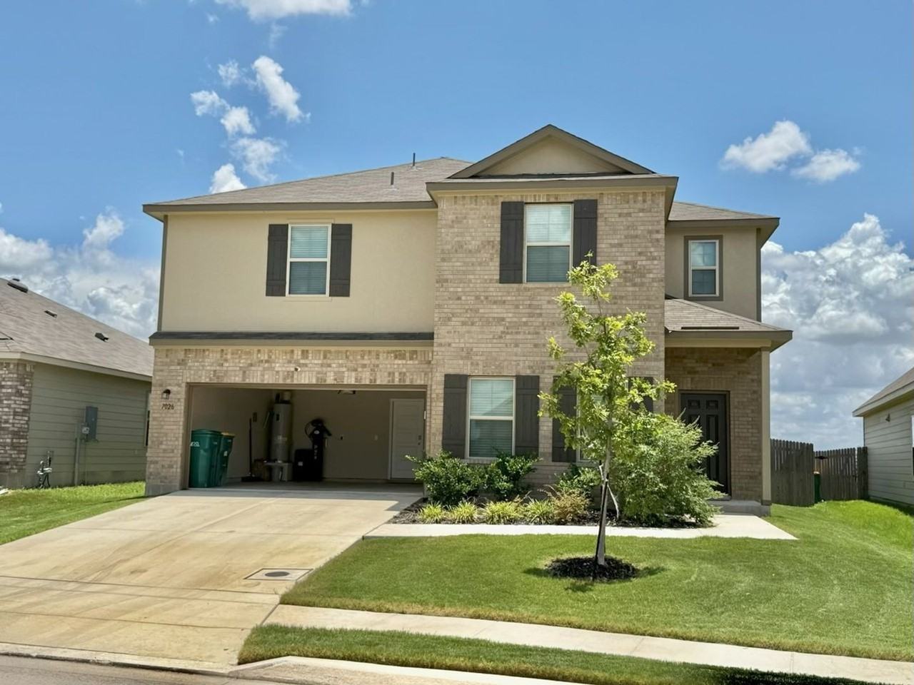 7026 Vista Loop - Photo 3 of 30