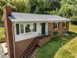 featured image of 911 Nellies Cave Rd