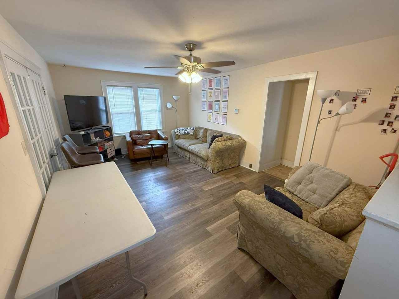 1120 Milton St - Photo 4 of 48