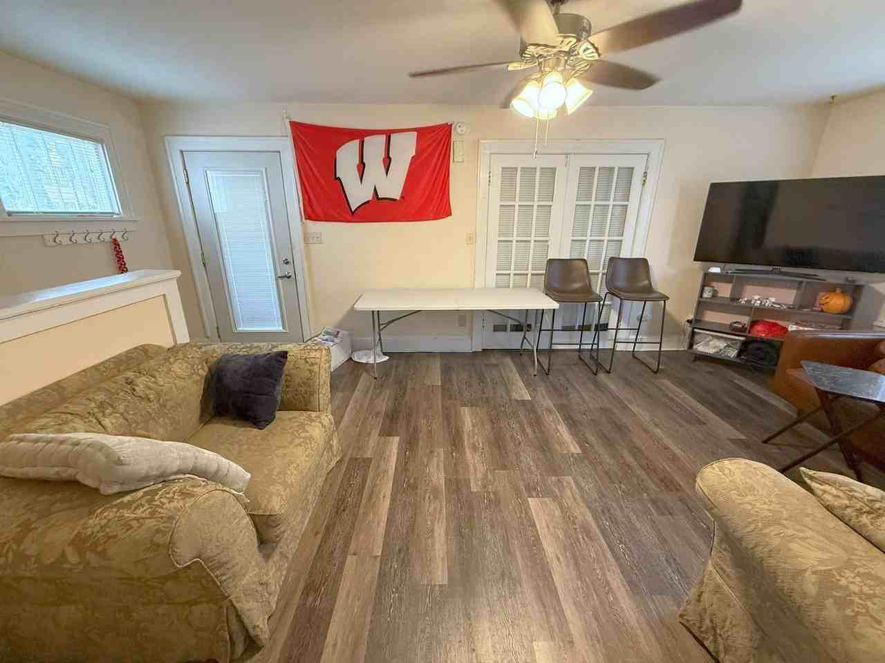 1120 Milton St - Photo 6 of 48