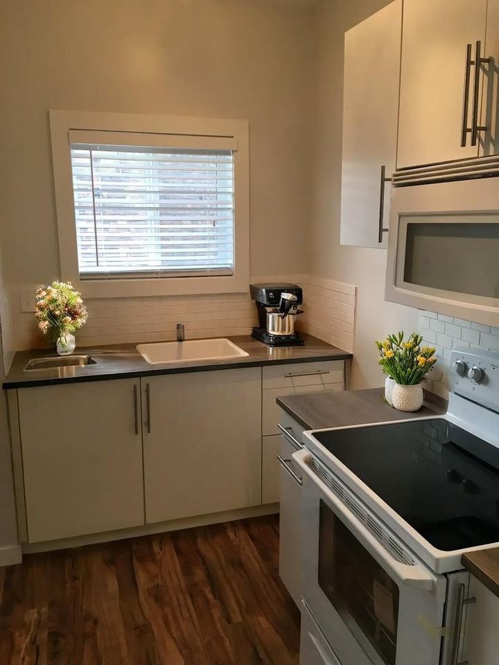 Cozy Highland Park Living at 4933 Echo Street - Photo 3 of 6