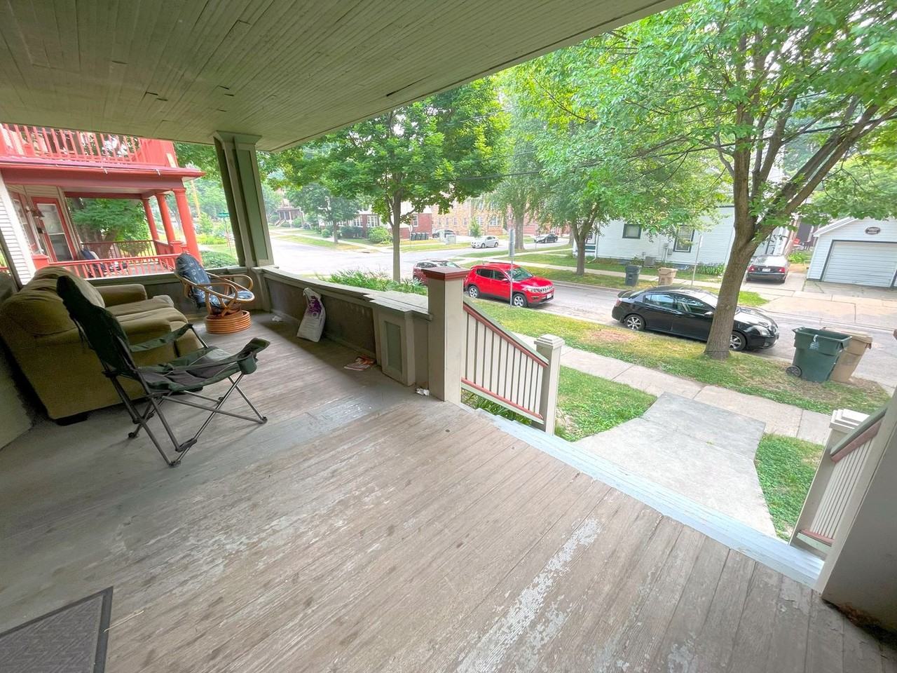 10 Lathrop St - Photo 5 of 41