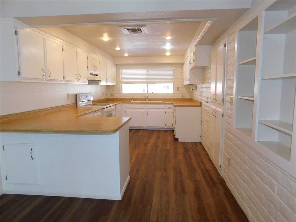 2077 Whitewater Dr - Photo 5 of 18