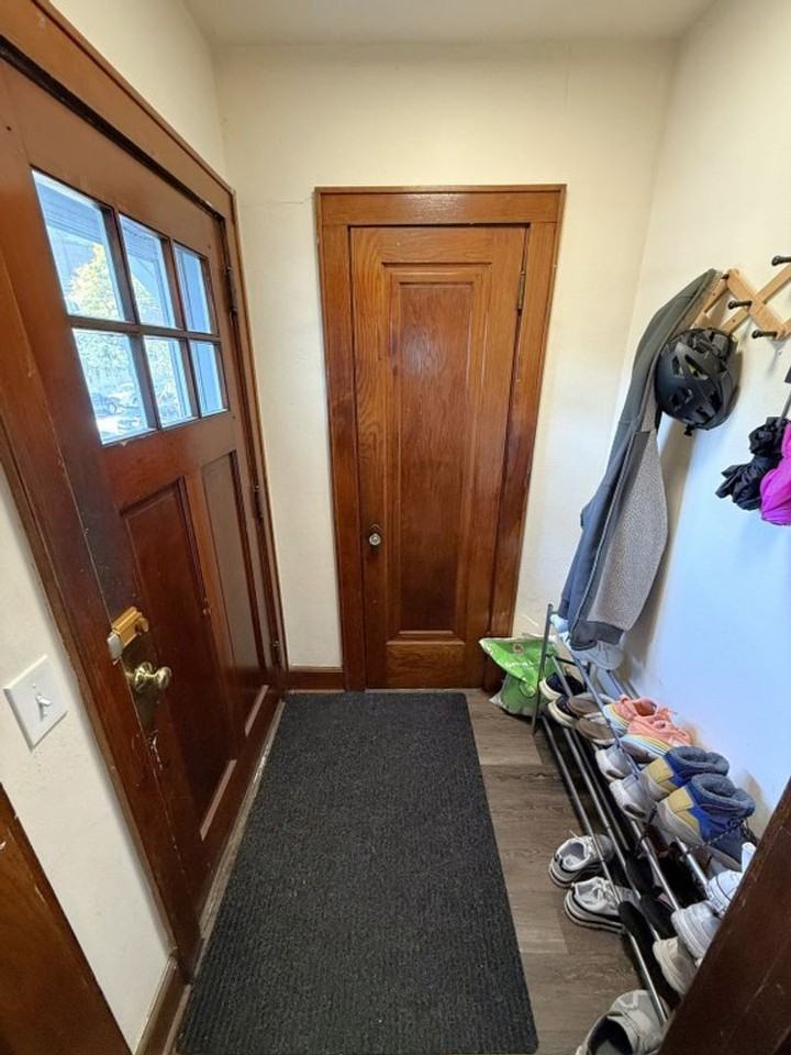 1124 Milton St - Photo 5 of 38