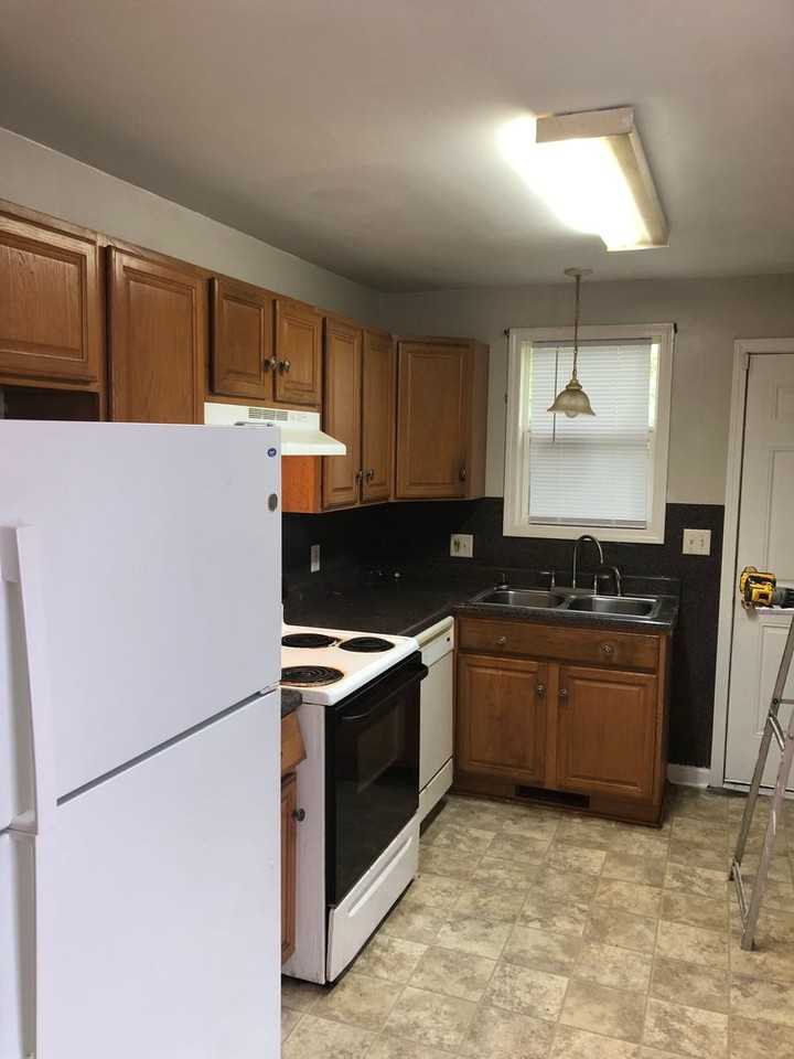 803 Dixon St - Photo 2 of 9