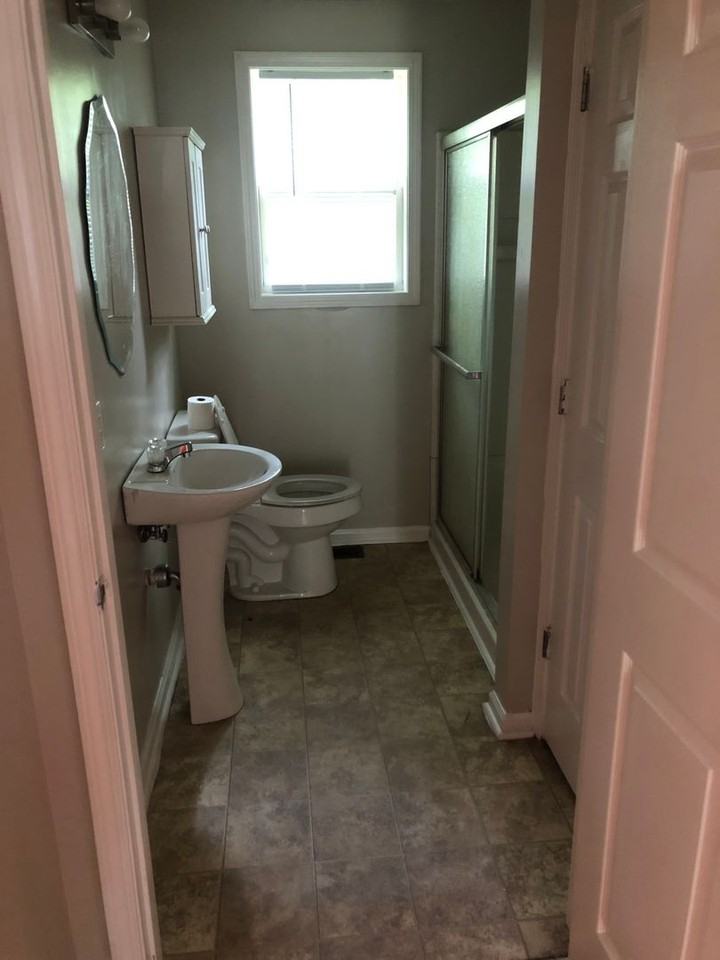 803 Dixon St - Photo 4 of 9