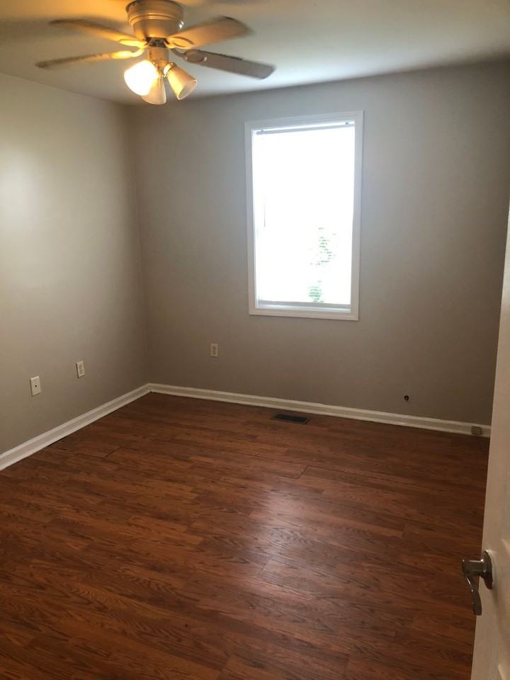 803 Dixon St - Photo 6 of 9