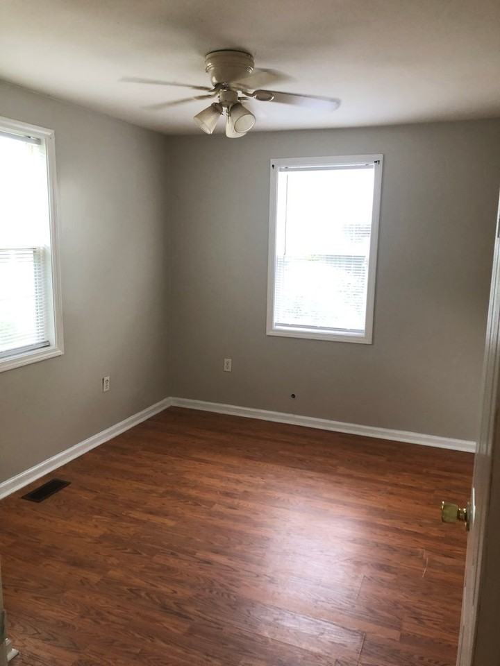 803 Dixon St - Photo 7 of 9