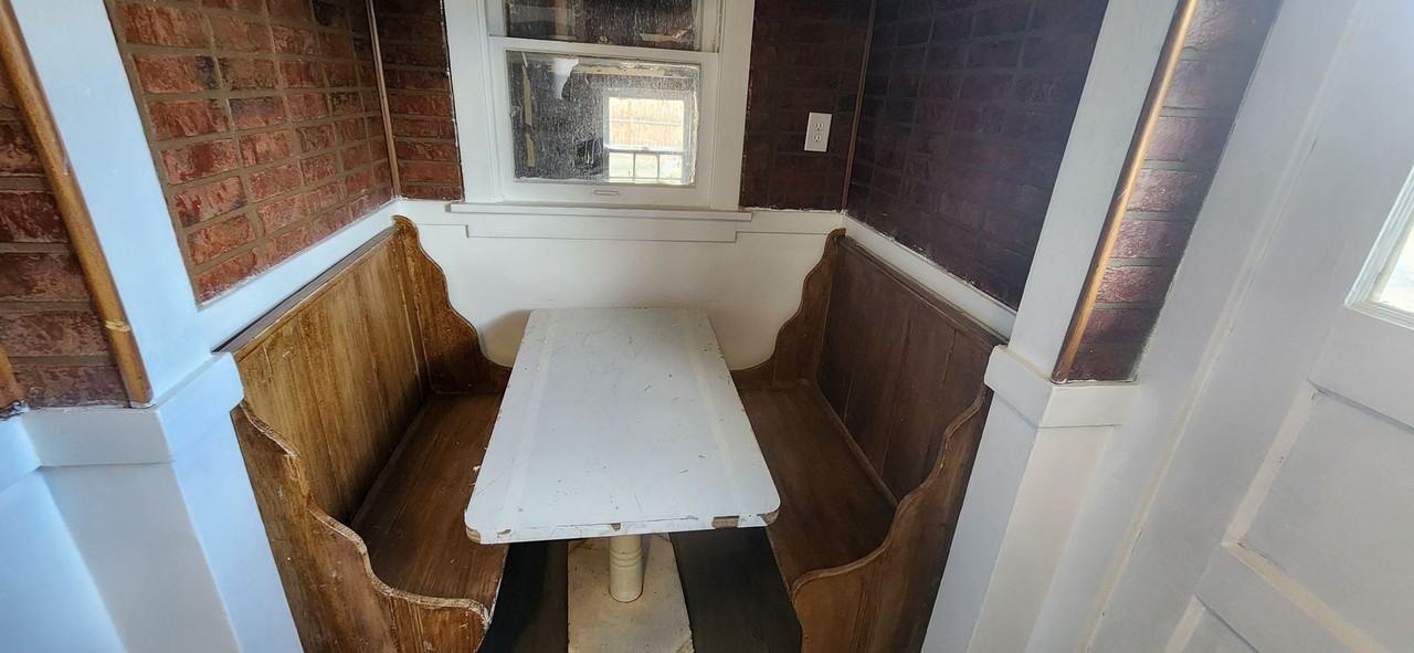 2327 West Street - Photo 5 of 11