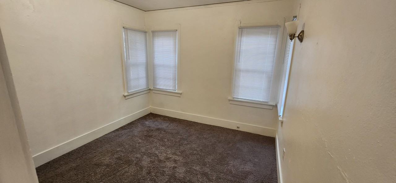 2327 West Street - Photo 7 of 11