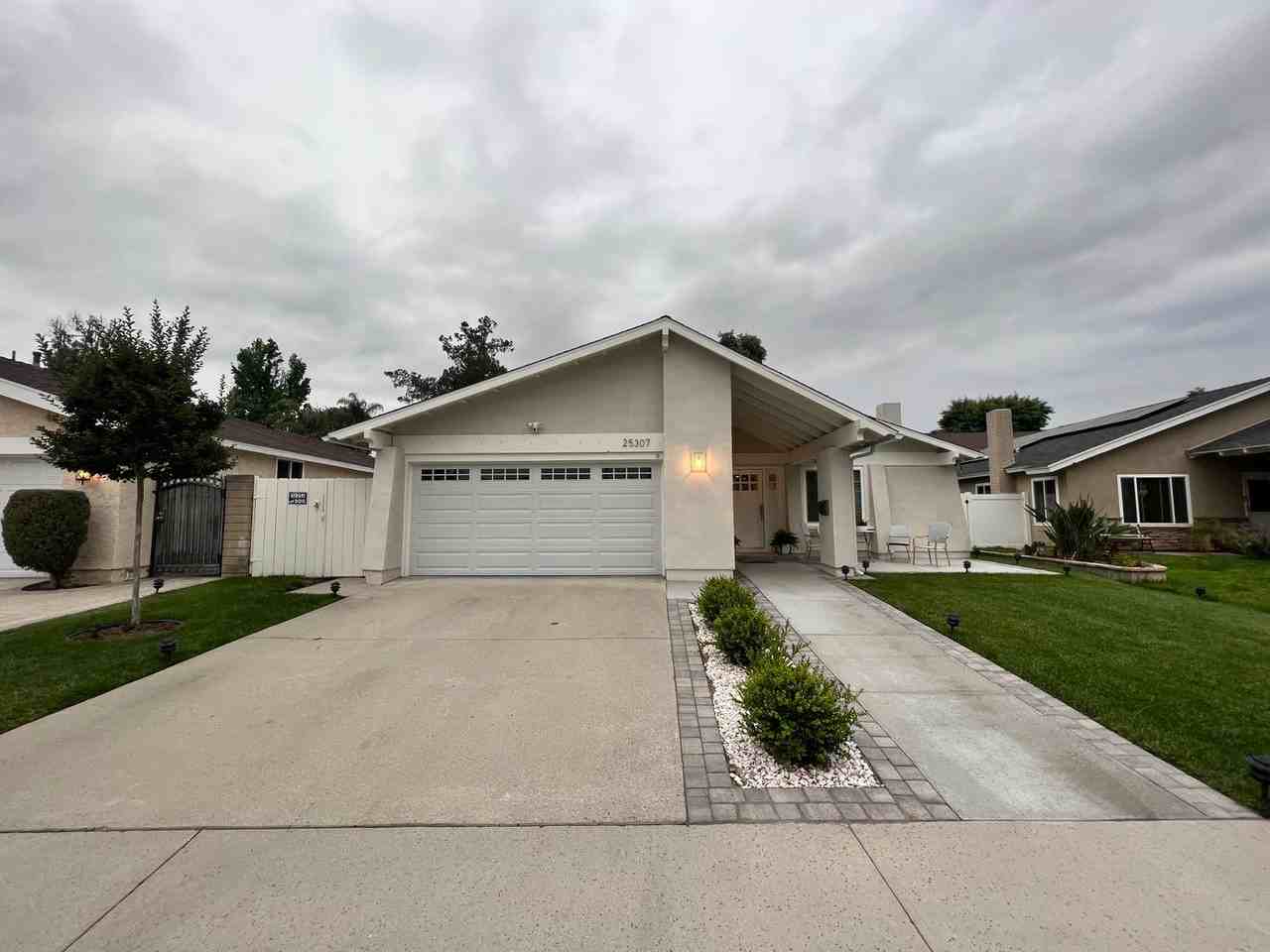 25307 Via Oriol - Photo 2 of 12