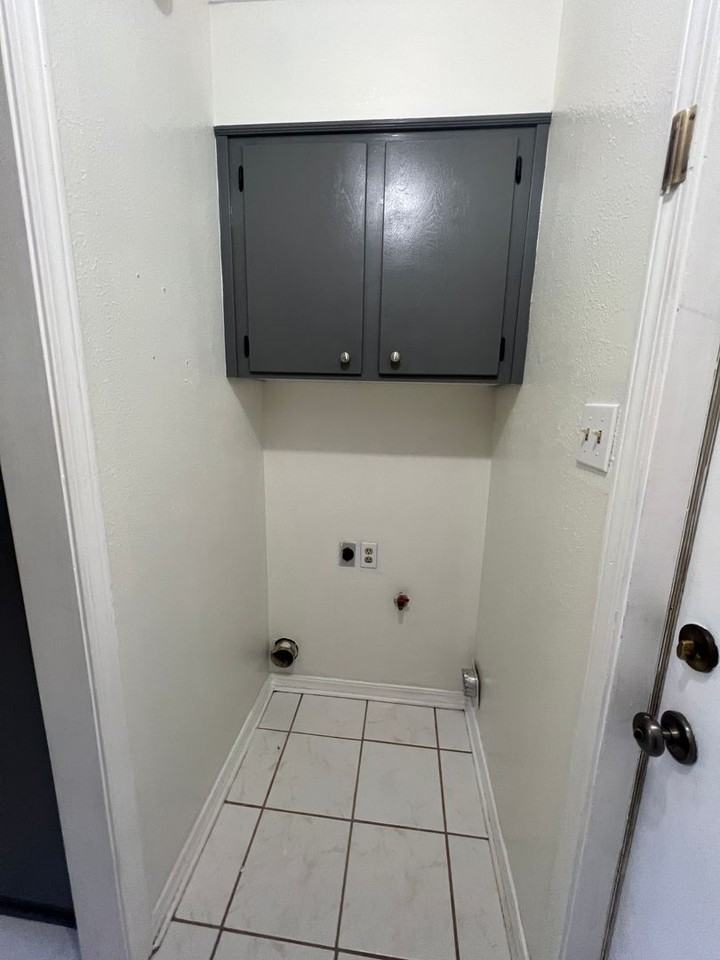 5335 Lauri Ln - Photo 6 of 16