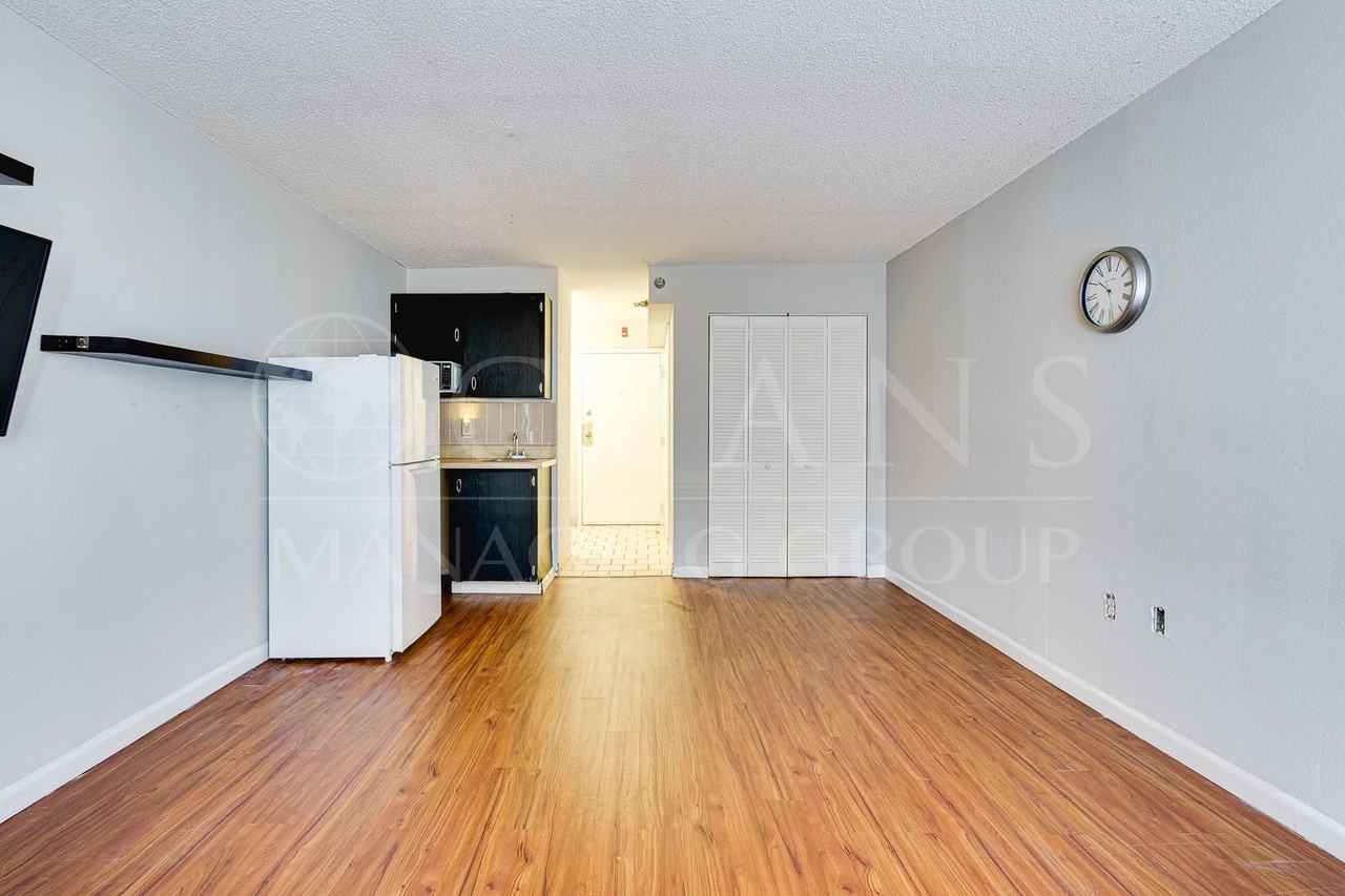 2043 S Atlantic Ave #206 - Photo 7 of 28