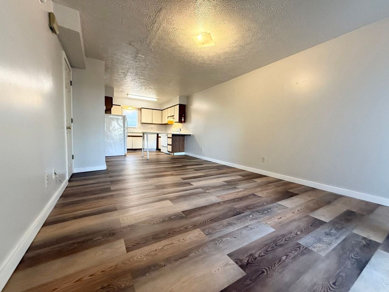 1713 N Lincoln St - Photo 5 of 15