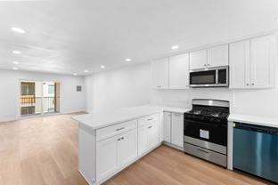 1635A - Photo 1 of 1
