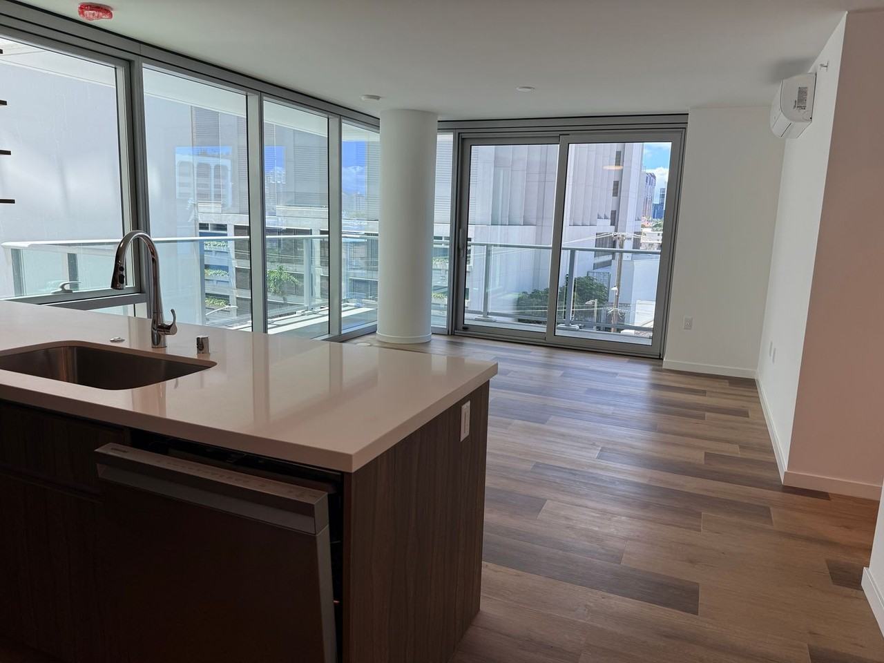 1515 Liona St #400 - Photo 2 of 9